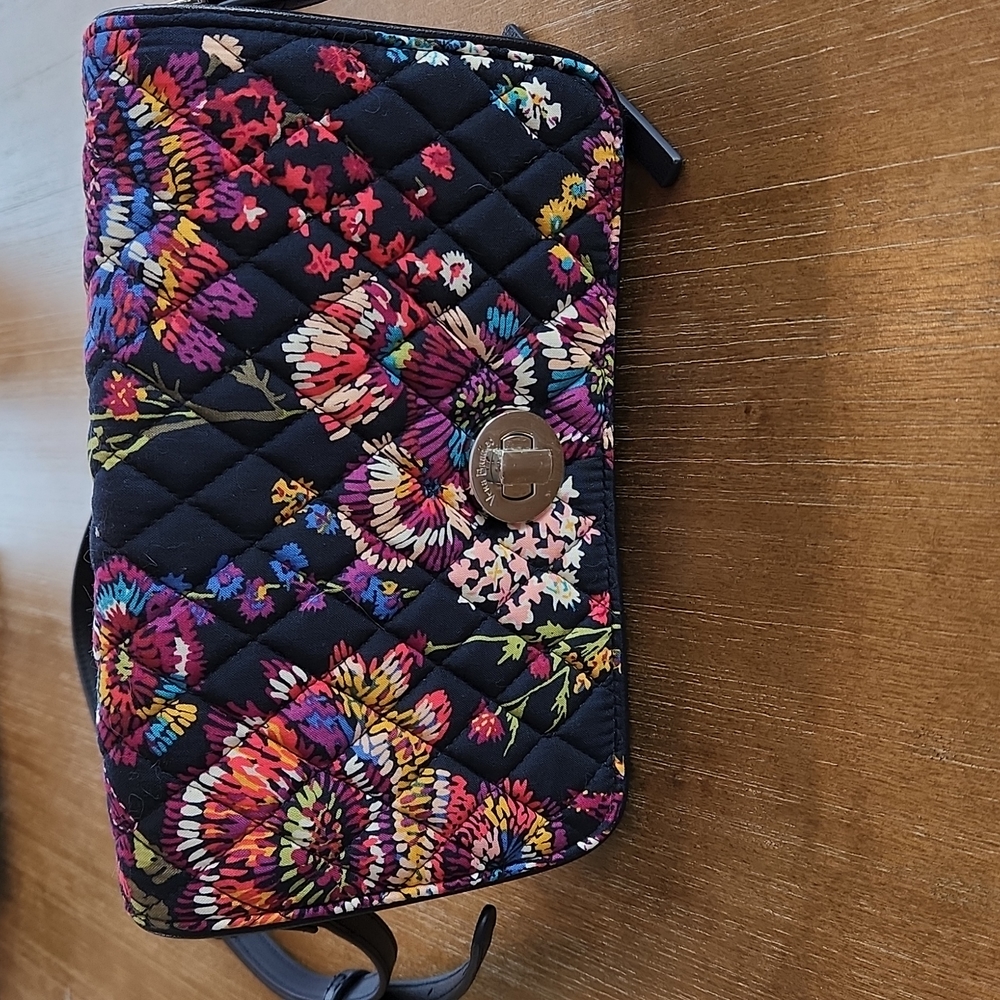 NEVER USED VERA BRADLEY CROSSBODY BAG - Picture 11 of 16